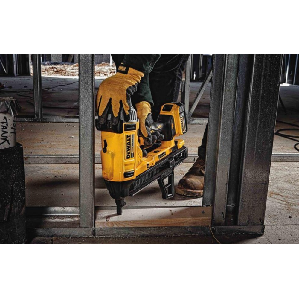 Акумулаторен такер / пушка ( директно в бетон ) DeWALT DCN890P2
