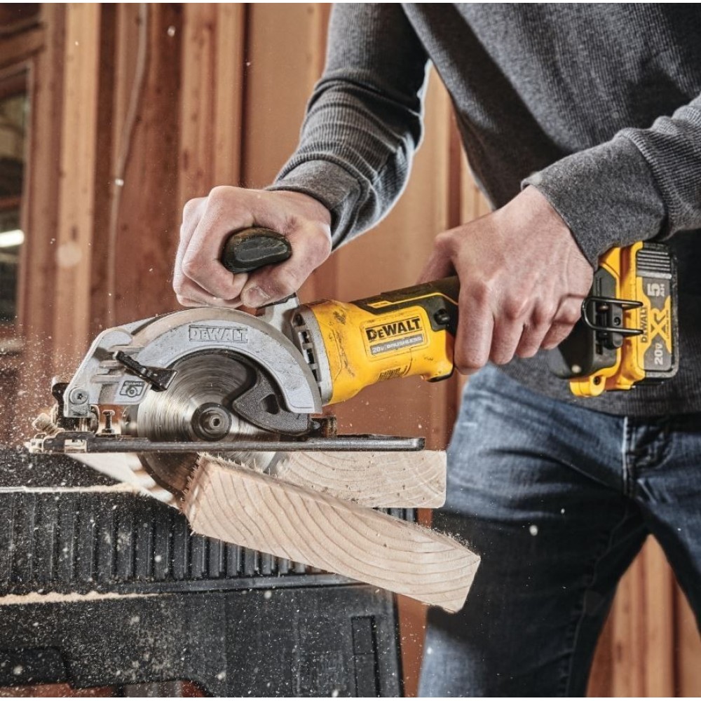 Акумулаторен безчетков, ръчен циркуляр, 18 V , ф115 мм, DeWalt DCS571N