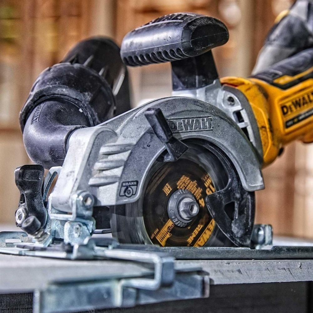Акумулаторен безчетков, ръчен циркуляр, 18 V , ф115 мм, DeWalt DCS571N