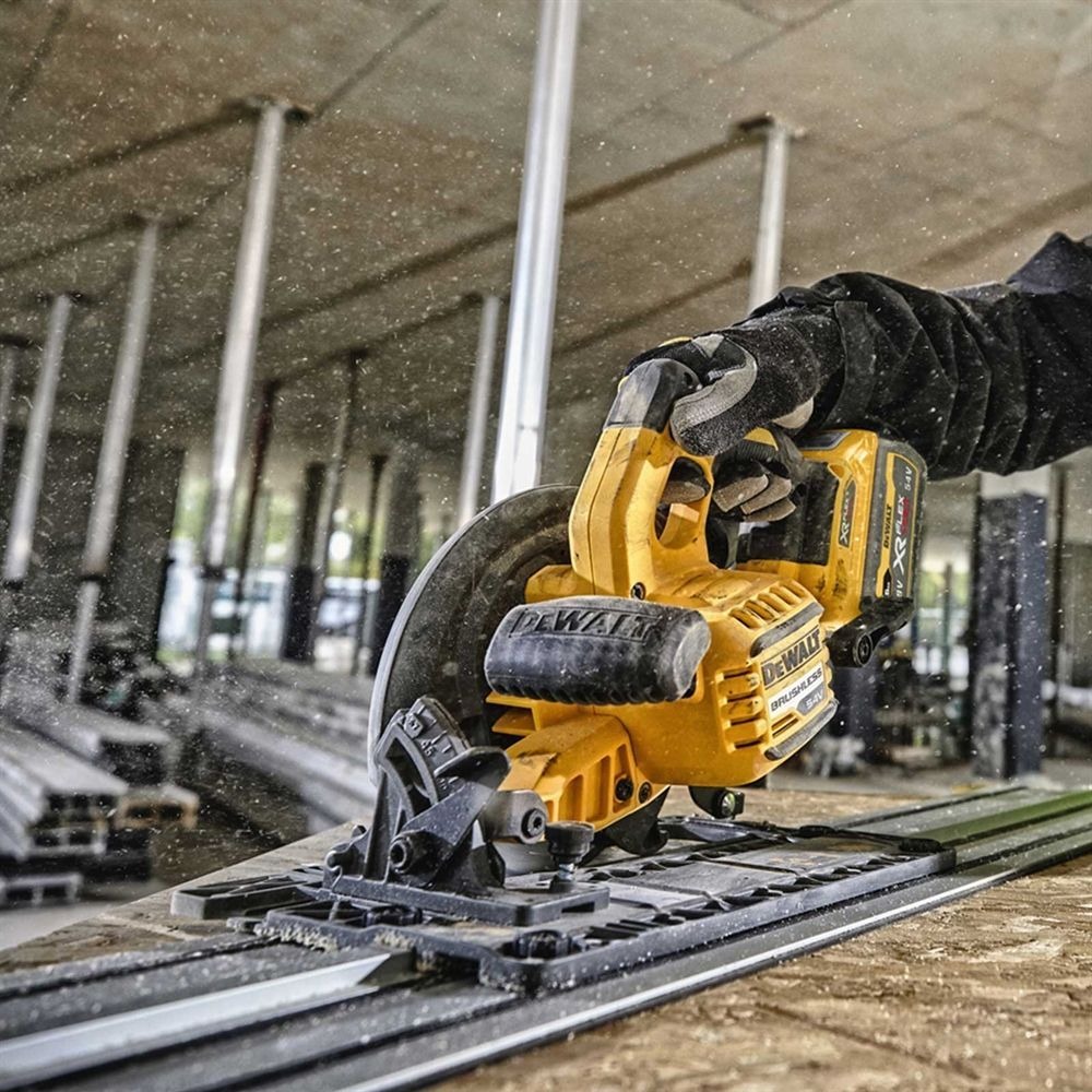 Акумулаторен безчетков циркуляр, 54V XR Flexvolt 190мм, DeWalt DCS579NT