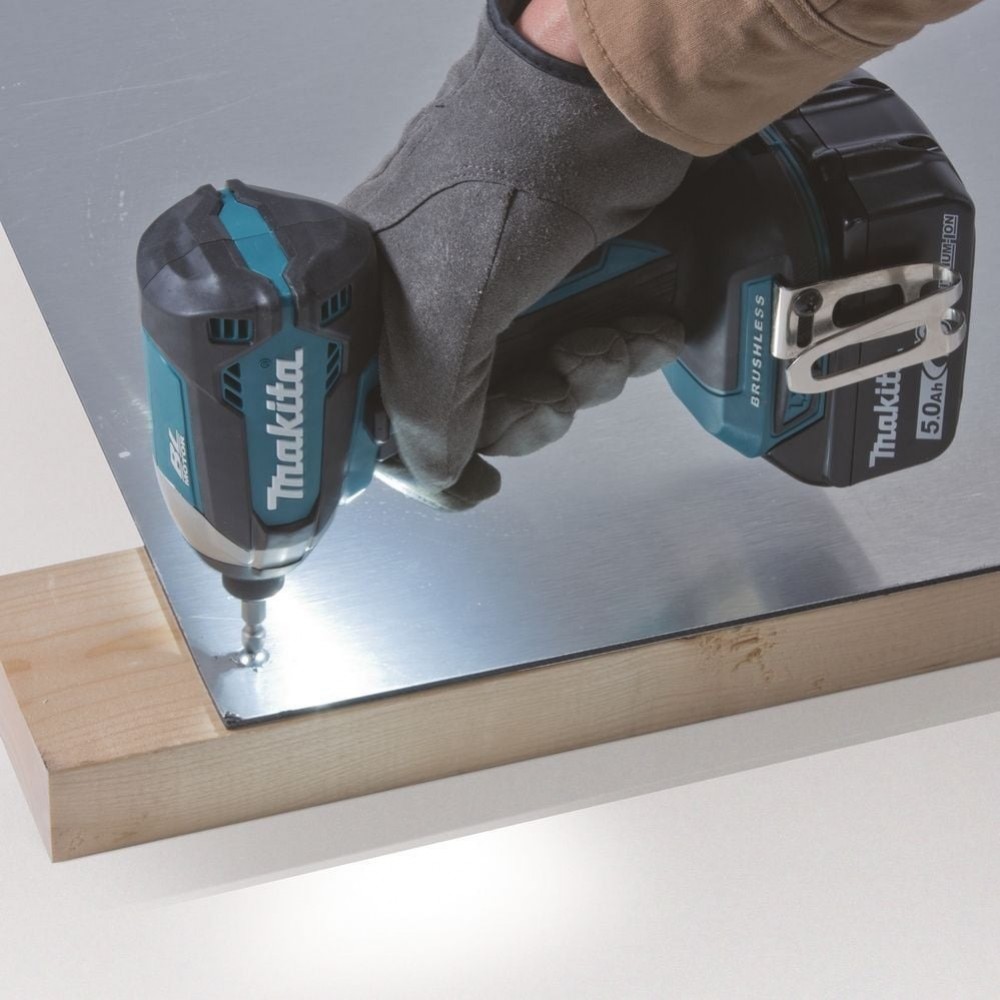 Акумулаторен безчетков винтоверт 18V, 170Nm, Makita DTD153Z