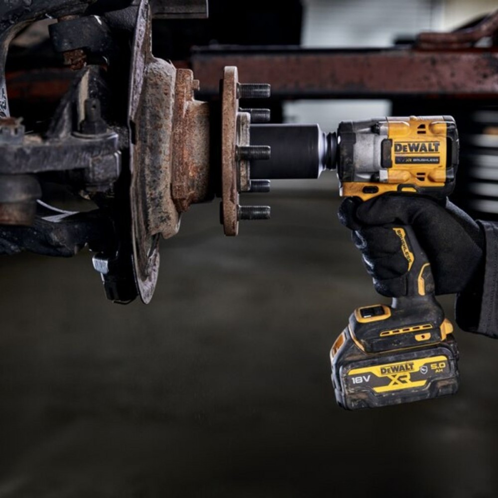 Акумулаторен гайковерт 18V, 406 Nm, 1/2″, DeWalt DCF921P2T