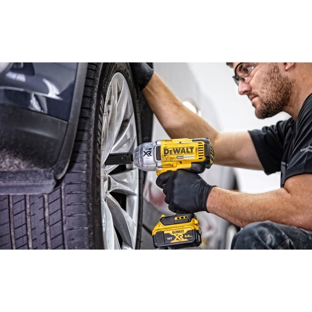 Акумулаторен гайковерт, 18V, ударен , безчетков 950Nm, DeWalt DCF899HN