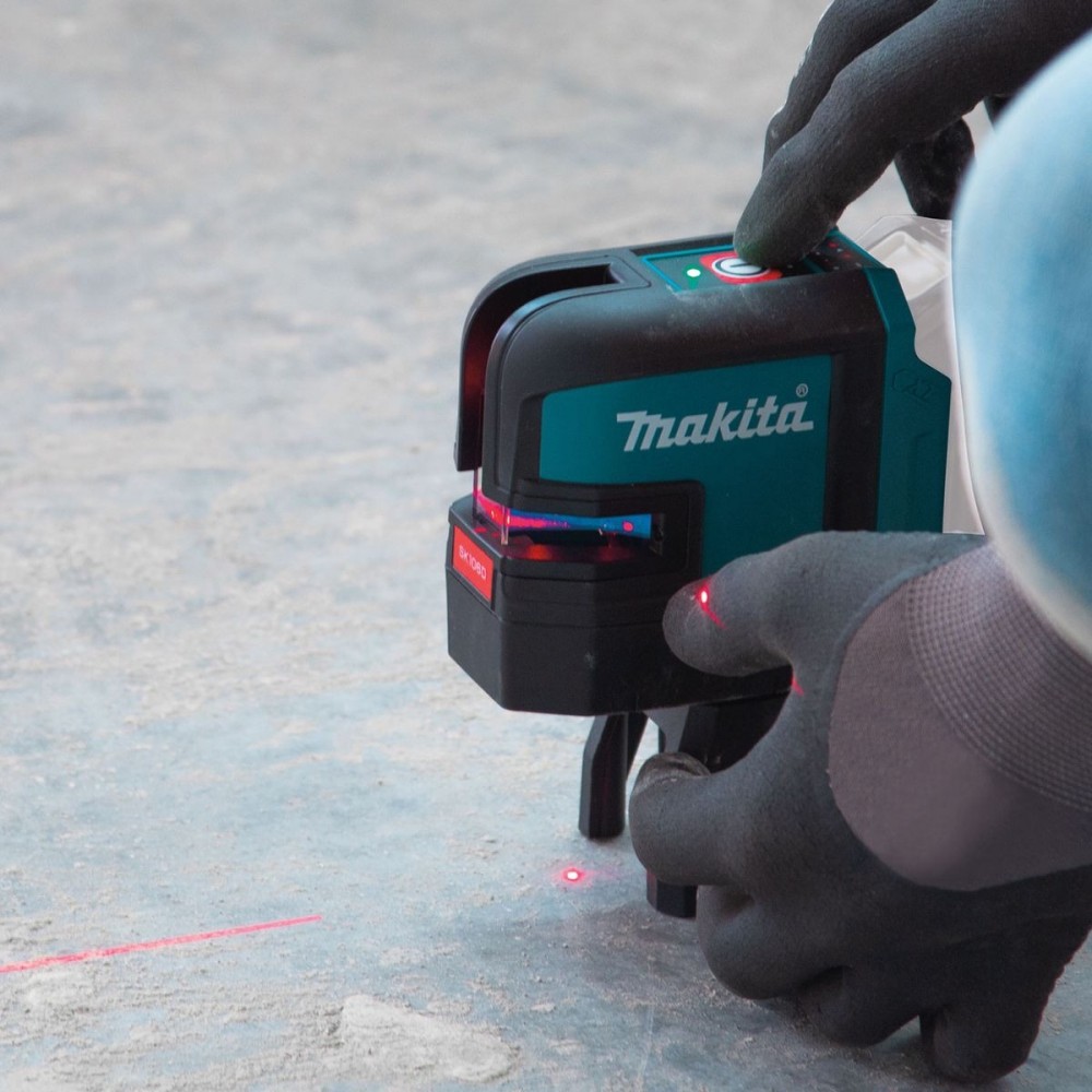 Акумулаторен лазерен нивелир 12 V, 3 линии, червен, Makita SK106DZ