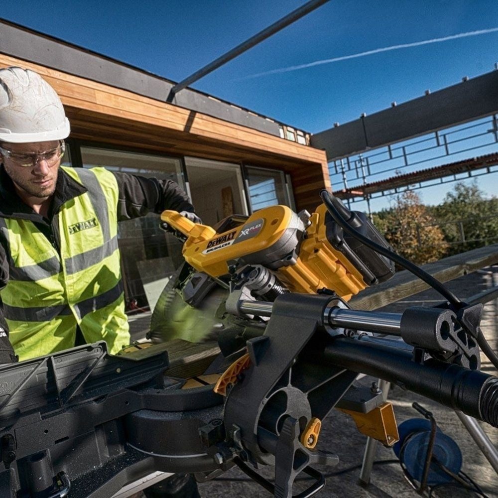 Акумулаторен настолен циркуляр/пендула, 54 V, 305 мм, DeWalt DHS780T2A