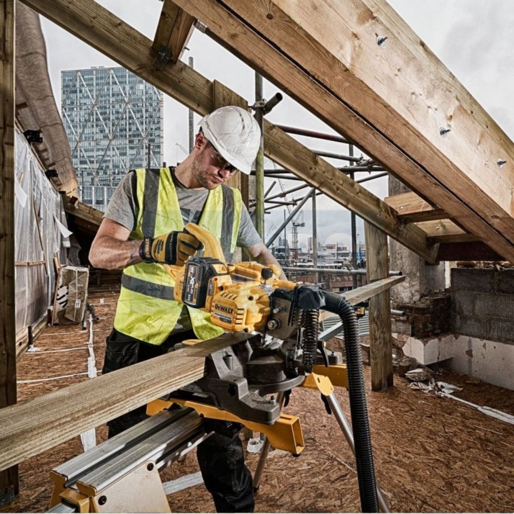 Акумулаторен настолен циркуляр с герунг, 54 V, ф 216 мм, DeWalt DCS777N