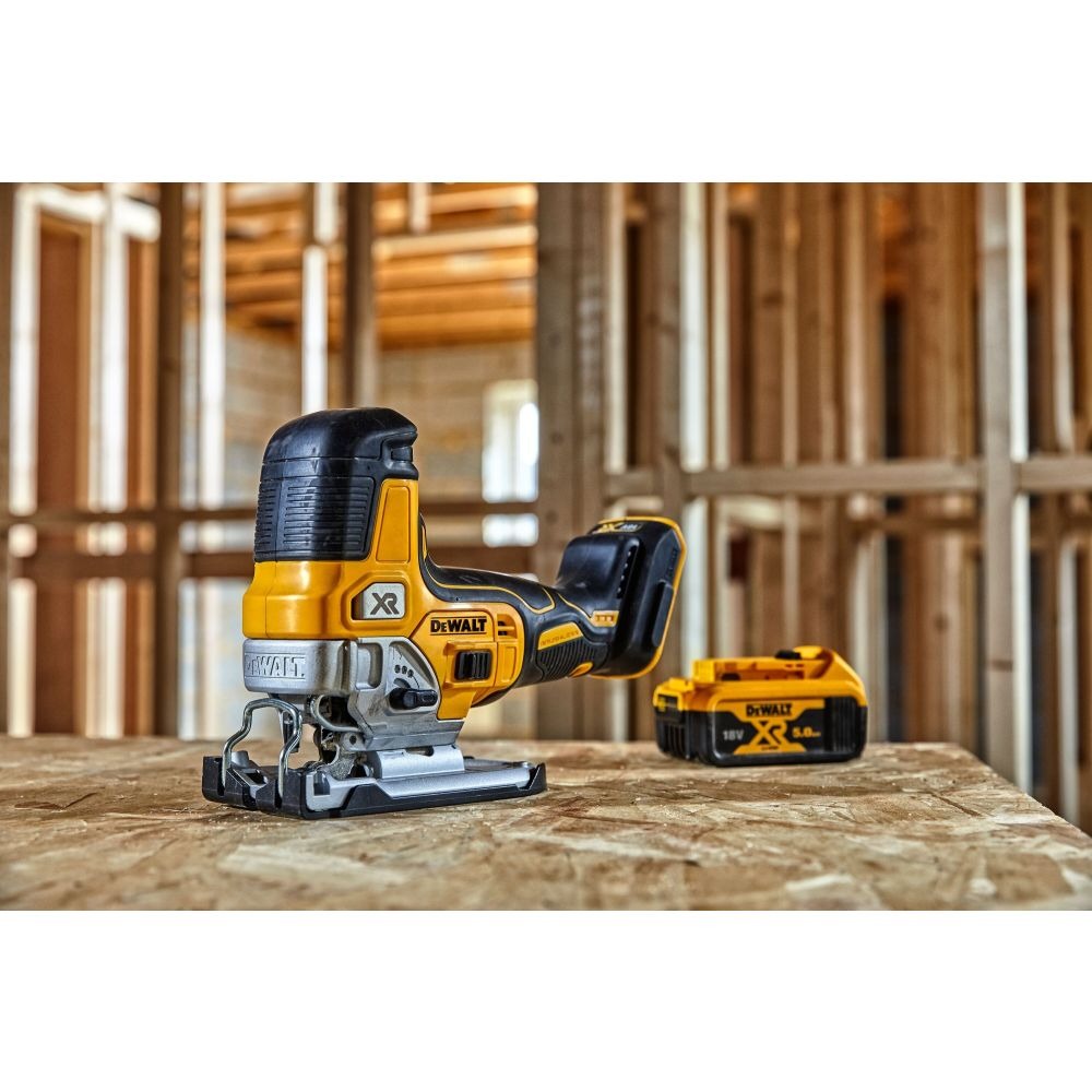 Акумулаторен прободен трион - зеге 18V, 26 мм, DeWalt DCS335NT