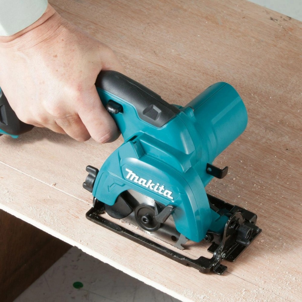 Акумулаторен ръчен циркуляр 10,8 V, 85 мм, Makita HS301DZ