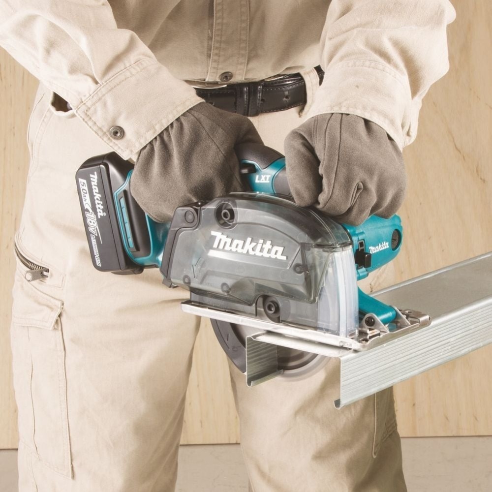 Акумулаторен ръчен циркуляр за метал 18V, Ф136 мм, Makita DCS552Z
