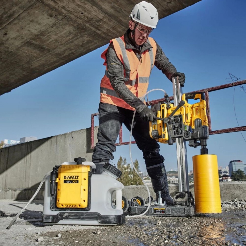 Акумулаторен резервоар за диамантно-пробивна машина 18 V, 15 L, DeWalt DCE6820N