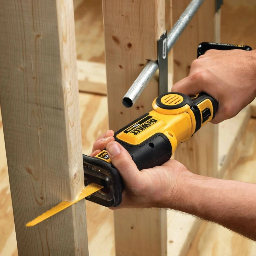 Акумулаторен саблен трион 10.8 V, 14 мм, DeWalt DCS310N
