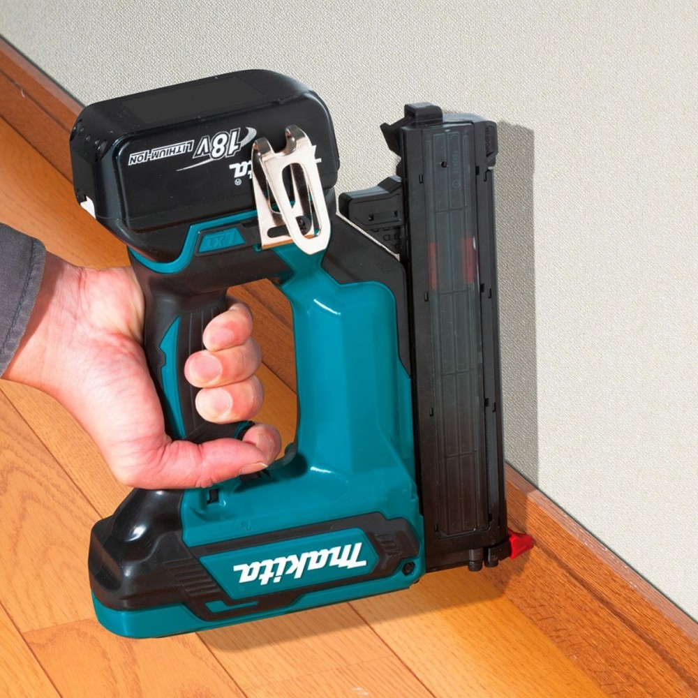 Акумулаторен такер 18 V, 18GA, Makita DFN350Z