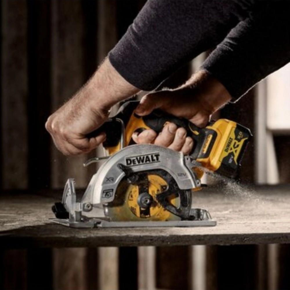 Акумулаторен циркуляр 12V, 140 мм, DeWalt DCS512N