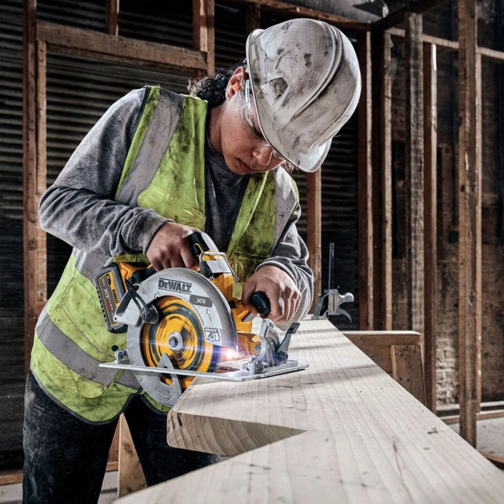 Акумулаторен циркуляр 18V, 190 мм, DeWalt DCS573NT