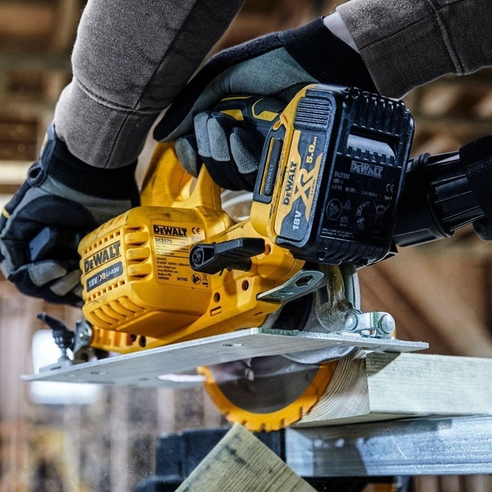 Акумулаторен циркуляр, ф184 мм, 18V, безчетков, DeWalt DCS570N