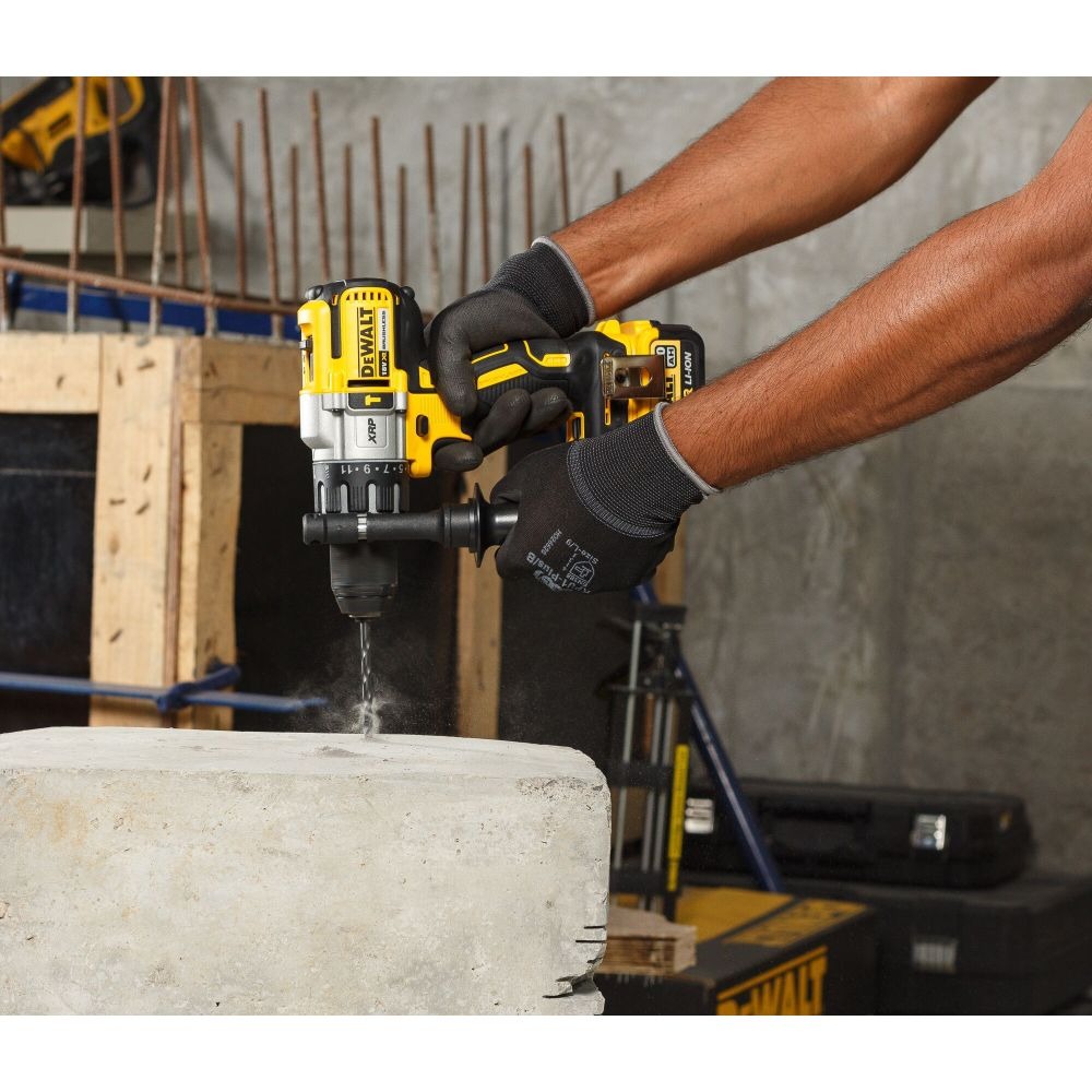 Акумулаторен ударен, безчетков винтоверт, 18V, 3-скорости, 95Nm, XR, DeWalt DCD996NT