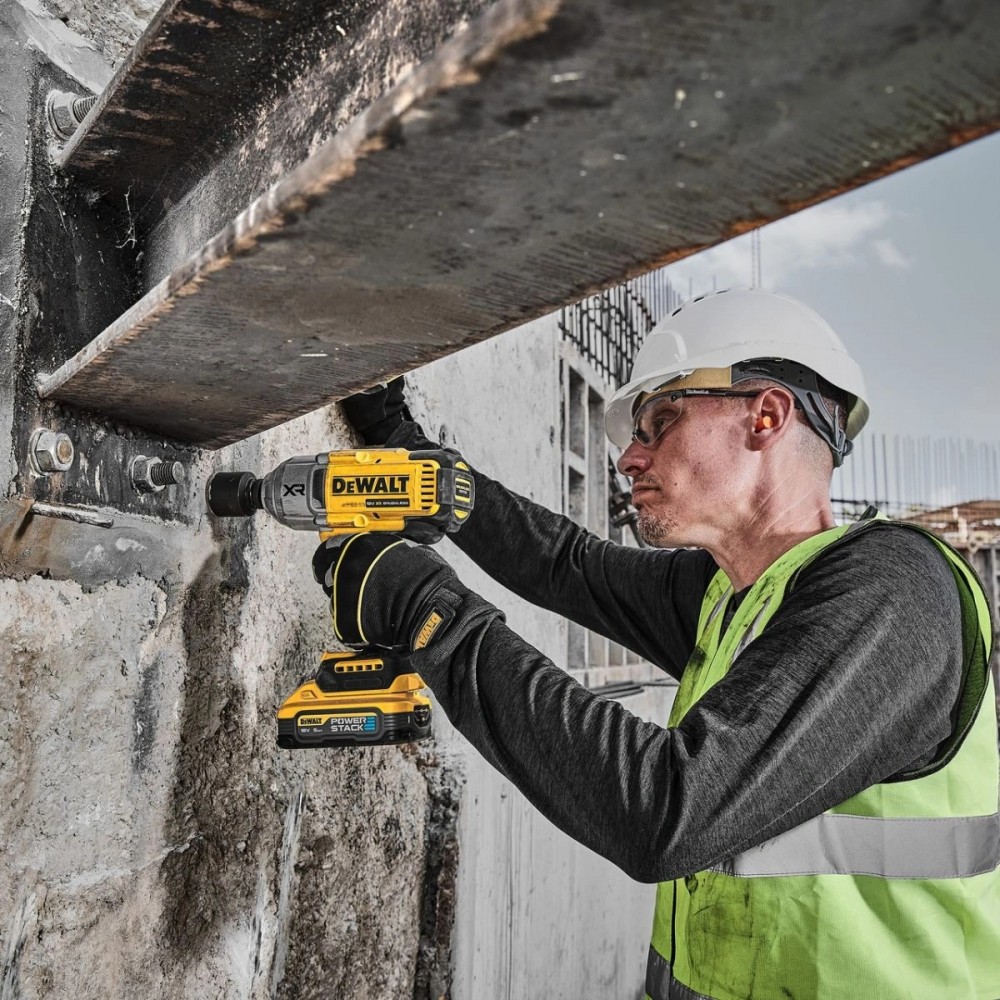 Акумулаторен ударен гайковерт 18 V, 1898 Nm, 1/2″, DeWalt DCF900H2T