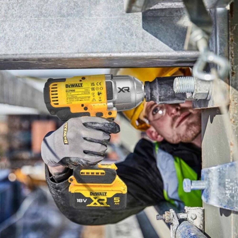 Акумулаторен ударен гайковерт  18 V, 1898 Nm, 1/2″, DeWalt DCF900P2G