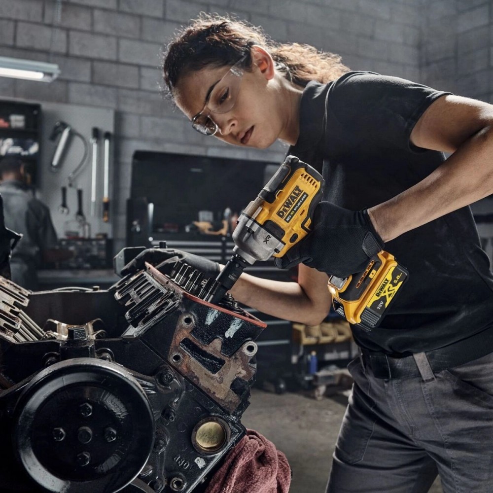 Акумулаторен ударен гайковерт 812Nm 18V 1/2″ DeWalt DCF891P2LRT
