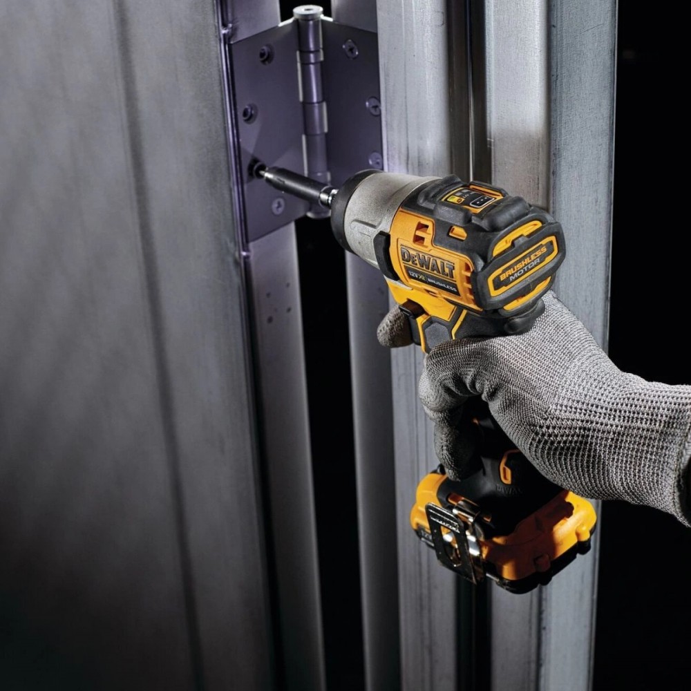 Акумулаторен ударен винтоверт 163 Nm, 12 V, DeWalt DCF801D2