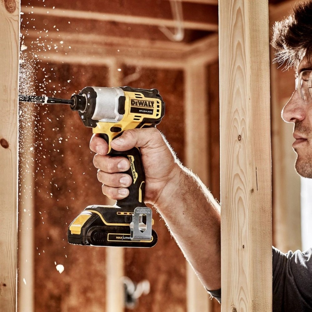 Акумулаторен ударен винтоверт 18 V, 192 Nm, 1/4″, DeWalt DCF840E1T