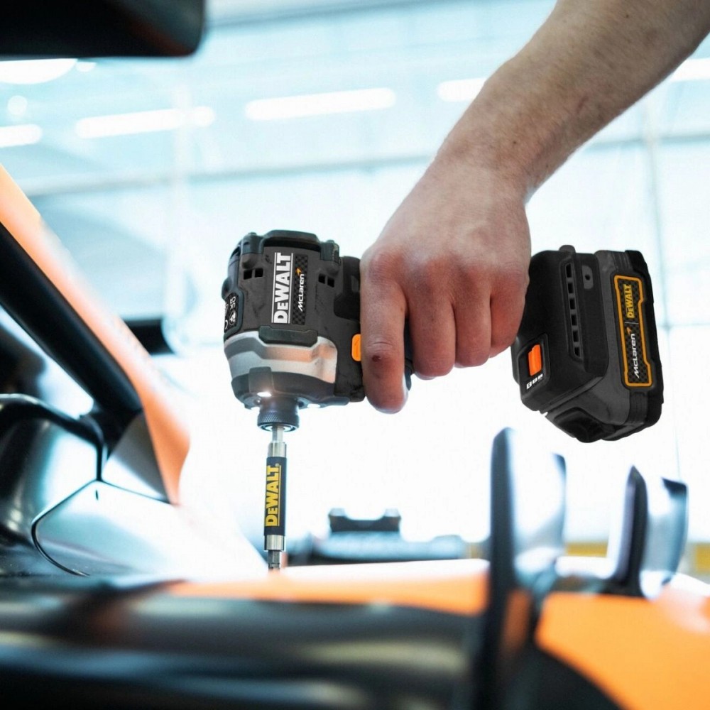 Акумулаторен ударен винтоверт 18V, 205 Nm, DeWalt DCF85ME2GT