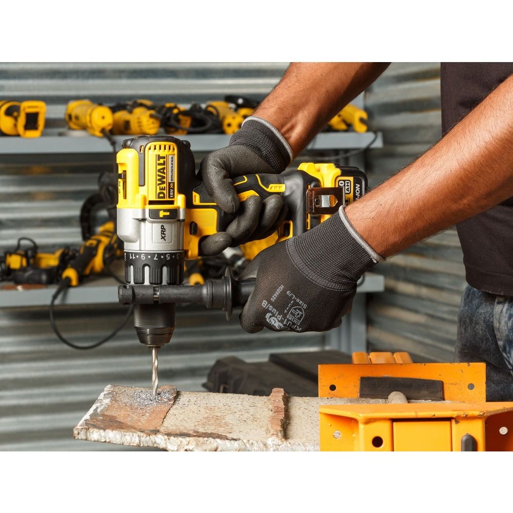 Акумулаторен ударен винтоверт 18V , 95Nm , XR, DeWalt DCD996P1