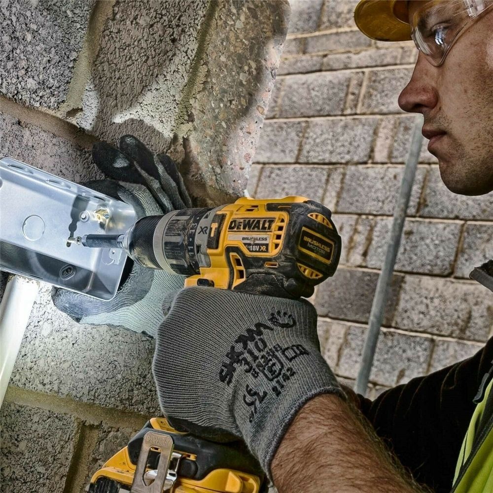 Акумулаторен винтоверт 18 V , Безчетков XR , 70Nm, DeWalt DCD796D2