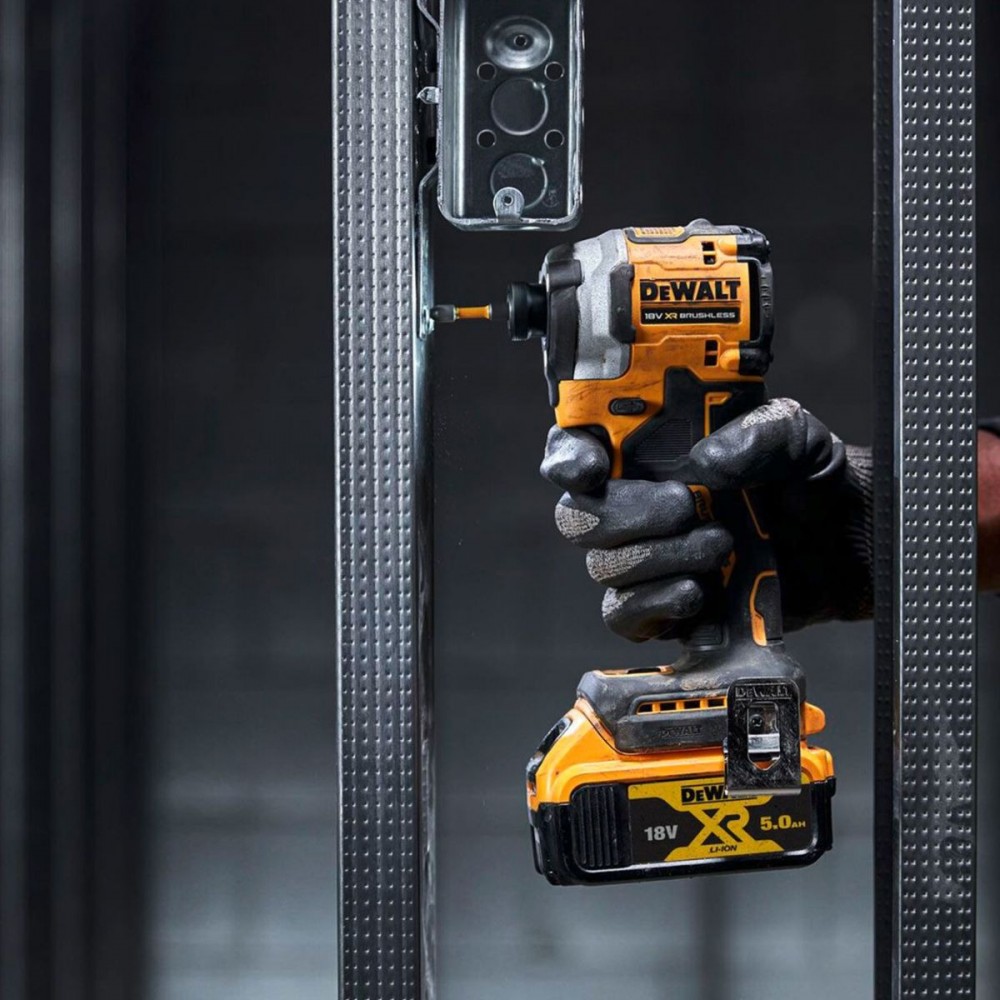 Акумулаторен винтоверт, безчетков 18V, 206Nm, DeWalt DCF850H1T