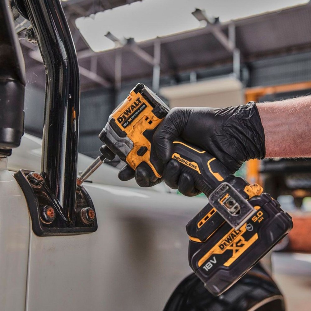 Акумулаторен винтоверт, безчетков 18V, 206Nm, DeWalt DCF850H1T