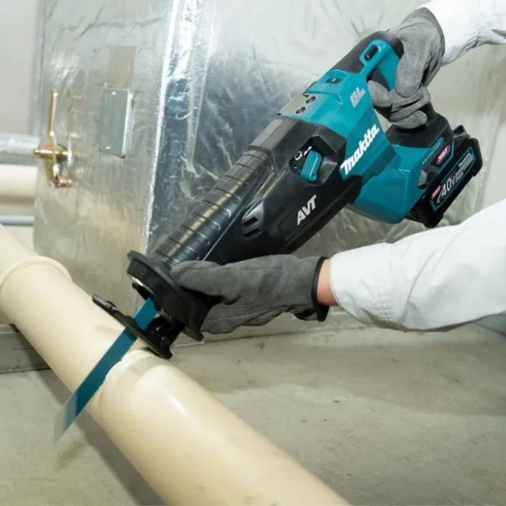 Акумулаторна ножовка Makita JR002GM201