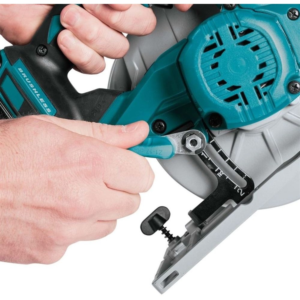 Безчетков циркуляр, акумулаторен ръчен, ф165 мм, 18 V, Makita DHS680Z