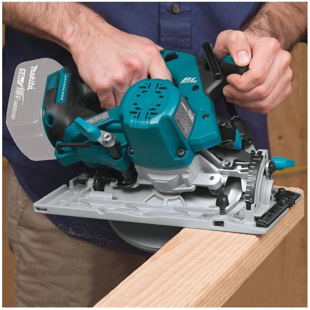 Безчетков циркуляр, акумулаторен ръчен, ф165 мм, 18 V, Makita DHS680Z