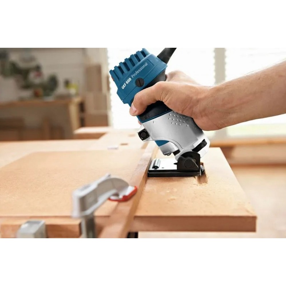 Фреза за кантове 600W Bosch GKF 600