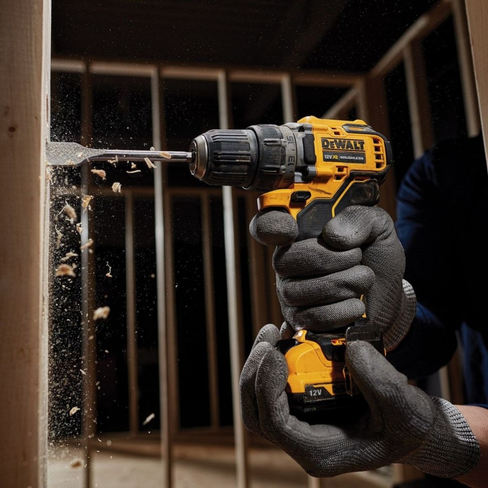 Комплект акумулаторни машини 12 V, DeWalt DCK212D2T; DCD701; DCE089