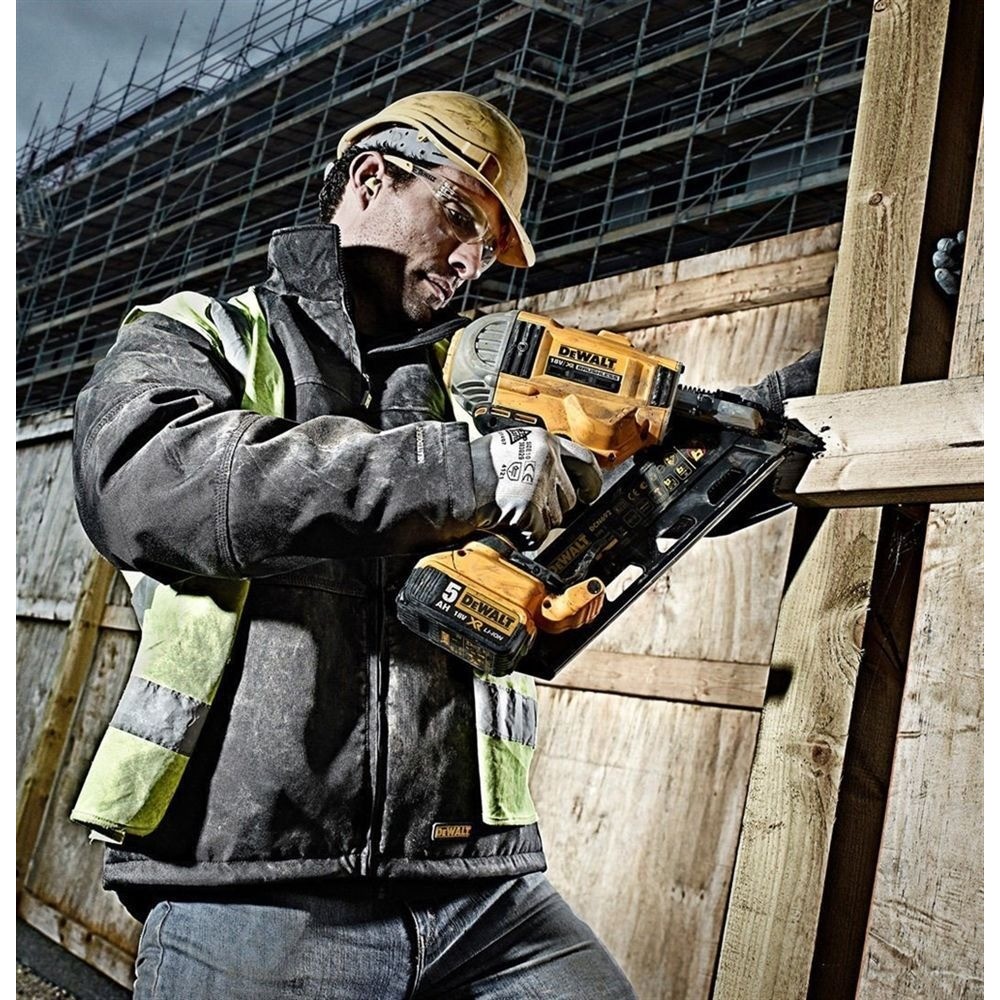 Комплект такер за пирони + такер за пирони 18V XR, DeWalt DCK264P2; DCN692; DCN660