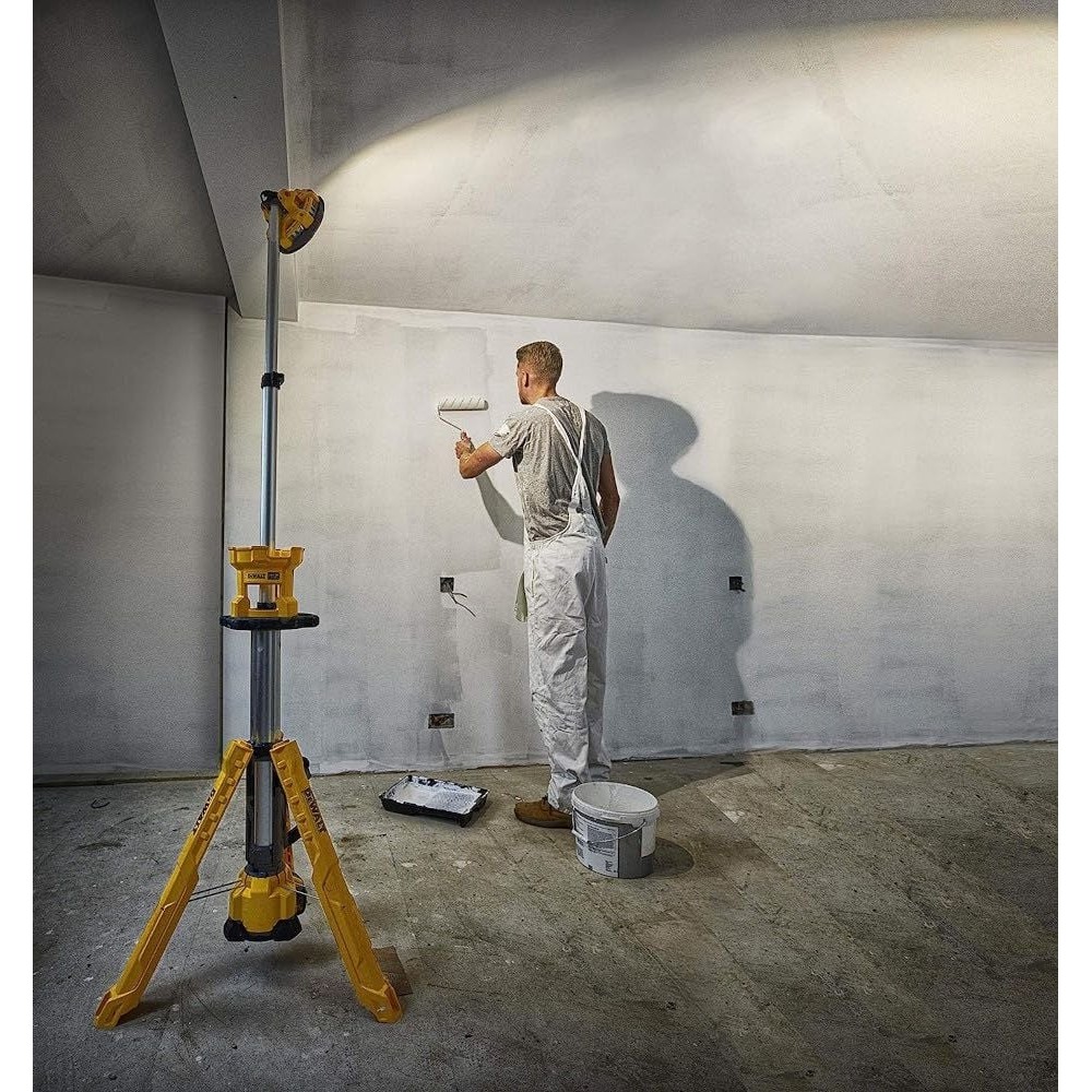 LED Акумулаторен прожектор със статив, DeWalt DCL079