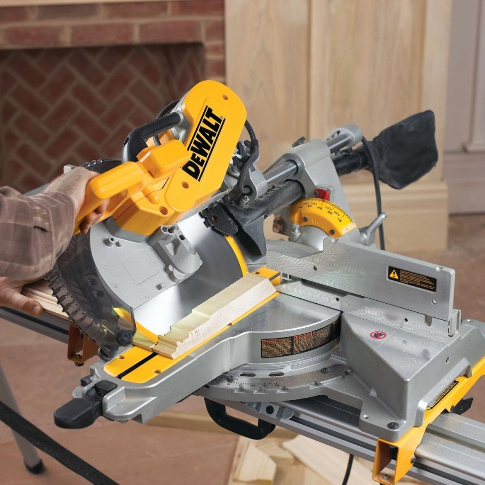 Потапящ циркуляр с герунг, Ø 305 мм / 1675 W, DeWalt DWS780