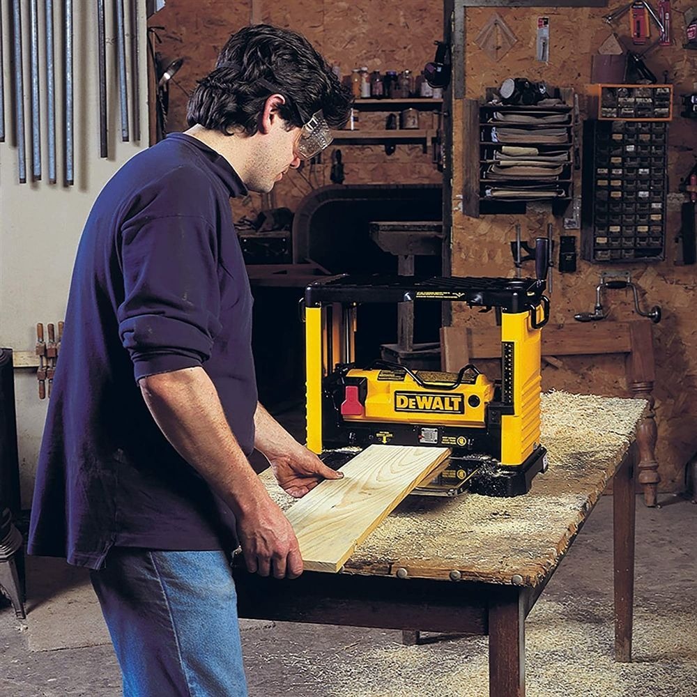 Щрайхмус настолен, 1800 W, DeWalt DW733