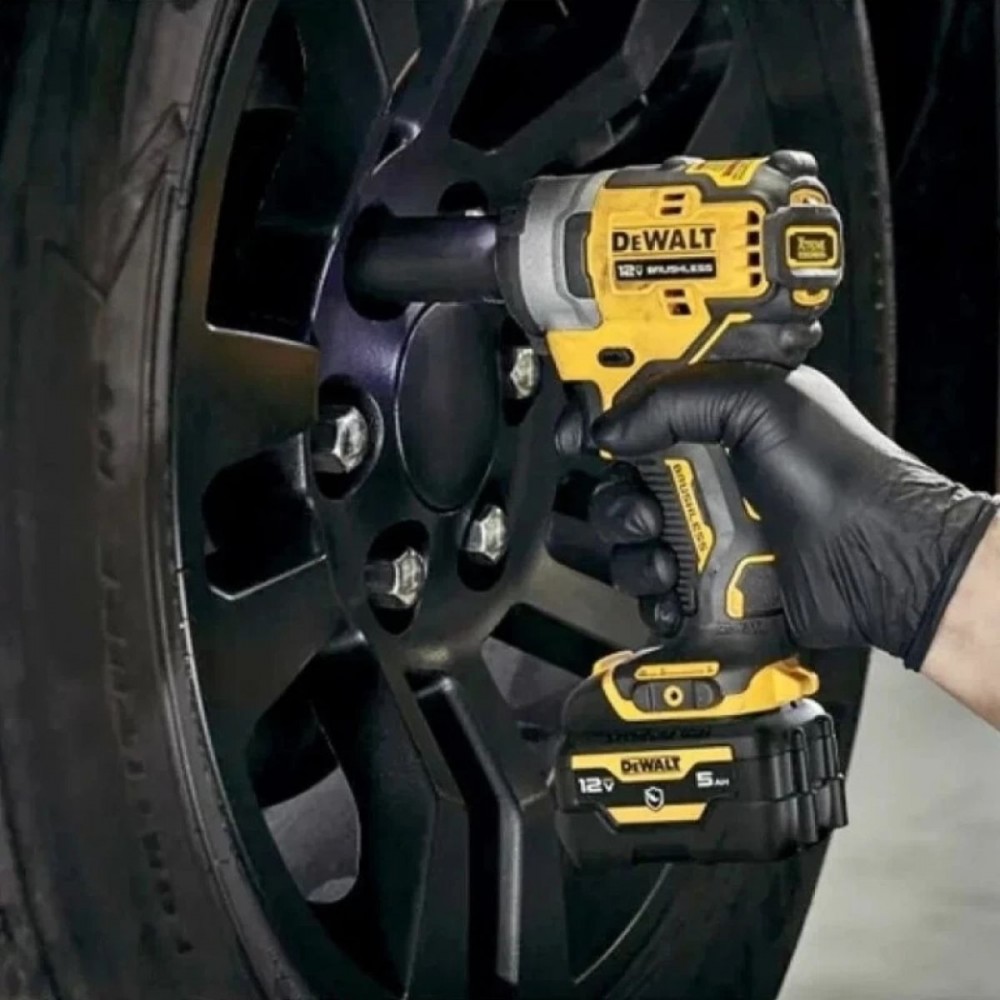 Ударен акумулаторен гайковерт 12V, 339Nm, 3/8″, DeWalt DCF903P1G