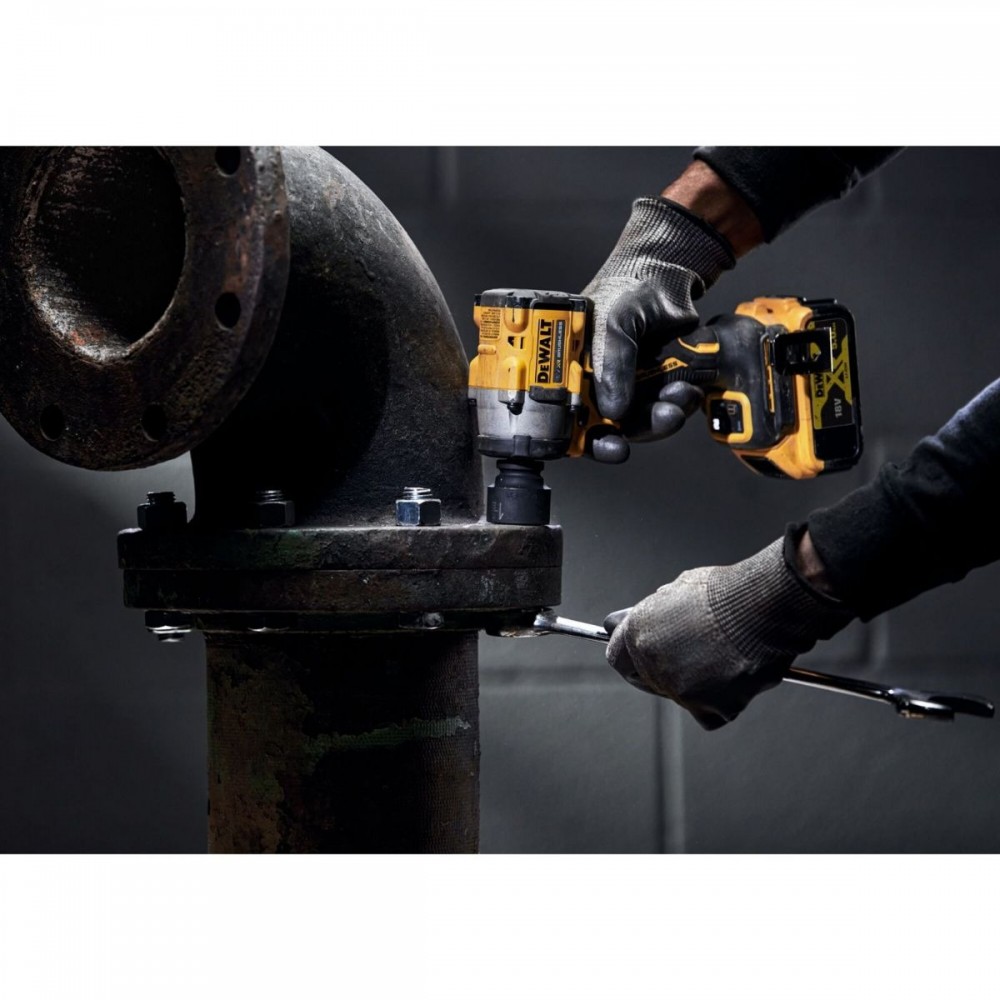 Ударен акумулаторен гайковерт 18V, 406Nm, 1/2″, DeWalt DCF922NT