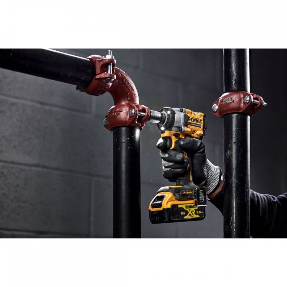 Ударен акумулаторен гайковерт 18V, 406Nm, 1/2″, DeWalt DCF922NT