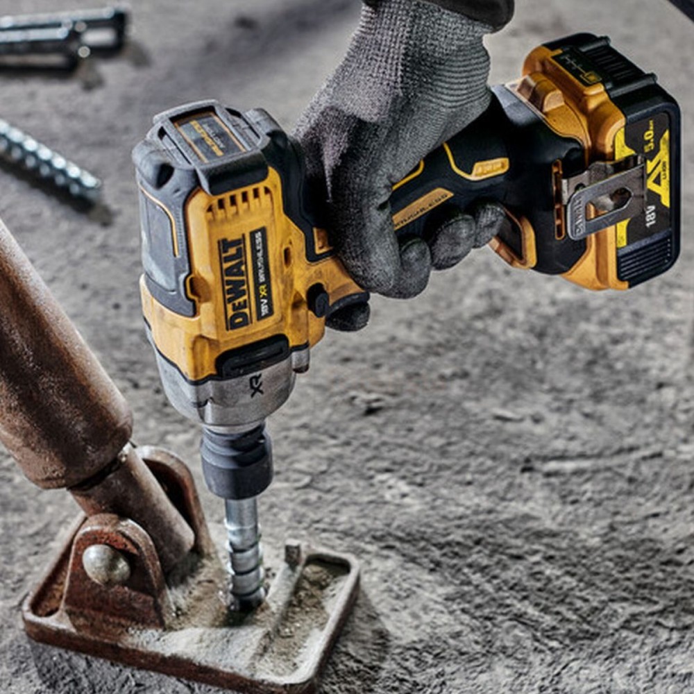 Ударен акумулаторен гайковерт 18V, 812Nm, 1/2″, DeWalt DCF892NT