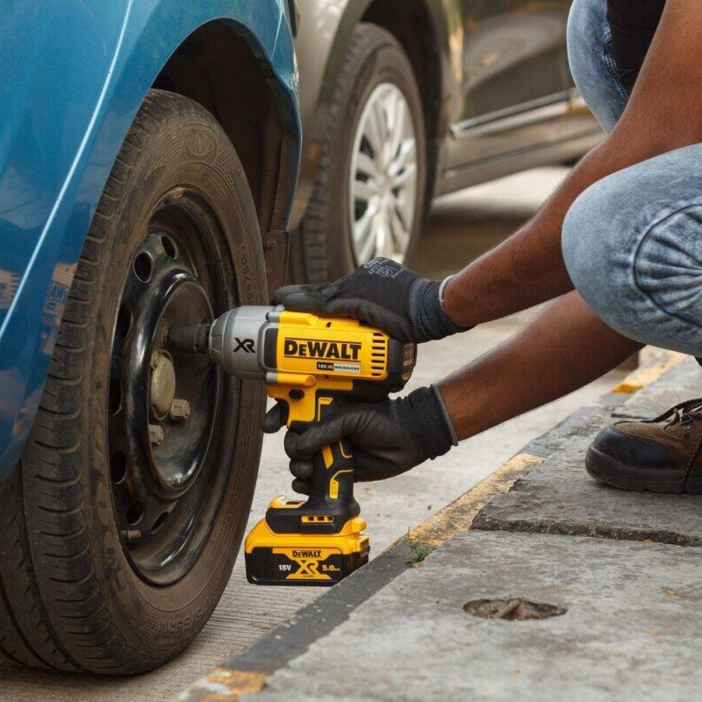 Ударен акумулаторен гайковерт 18V с куфар, DeWalt DCF899NT