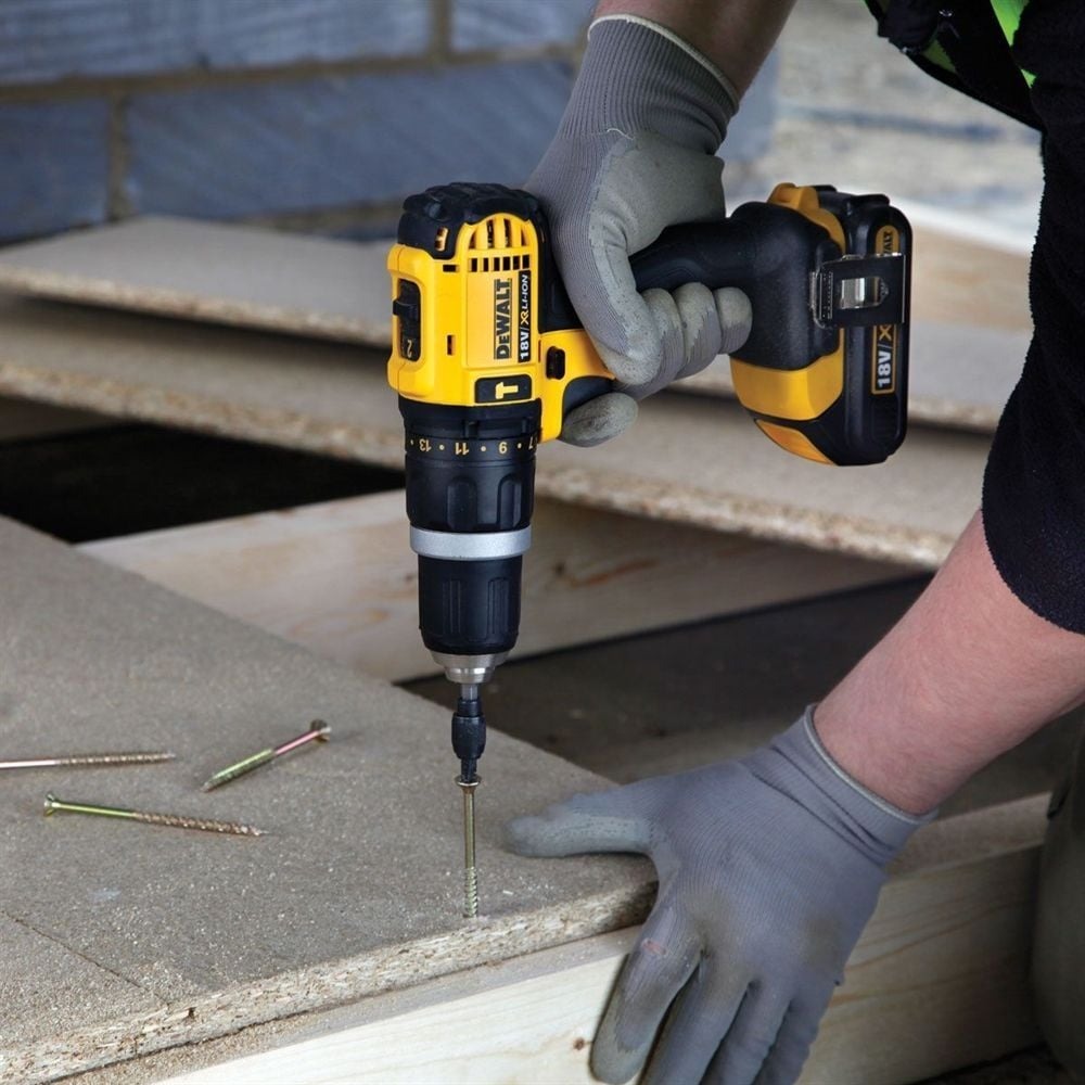 Ударен винтоверт бормашина 18V , само тяло, DeWalt DCD785N