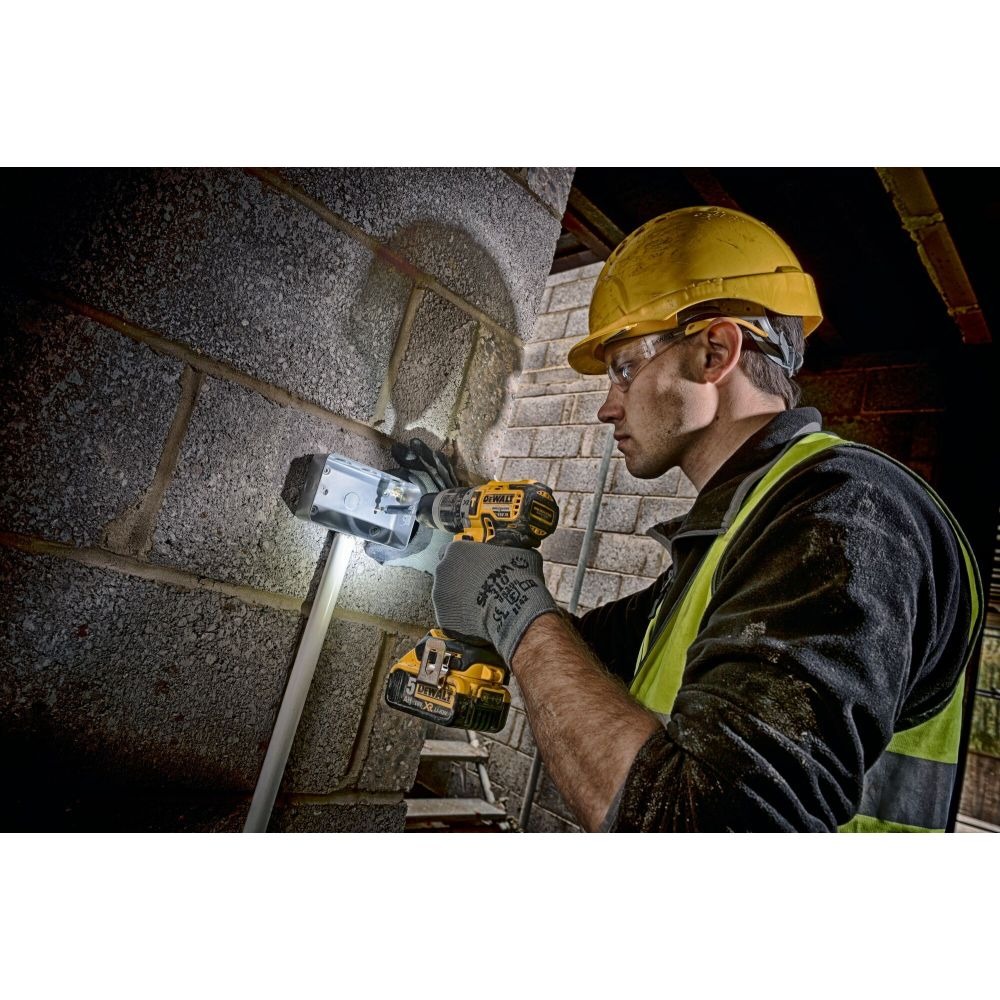 Винтоверт ударен, акумулаторен, Li-Ion 18 V 42 Nm, DeWalt DCD776NT