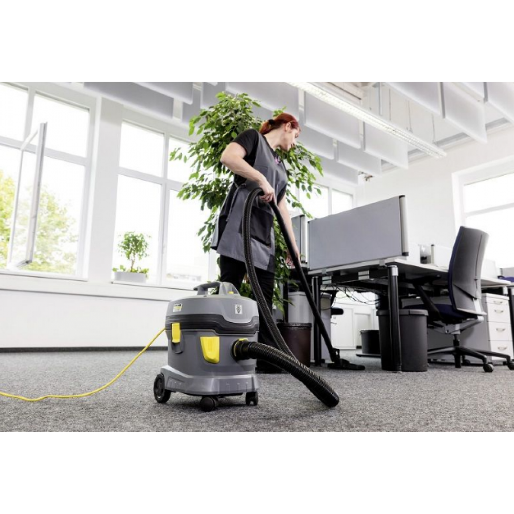 Прахосмукачка за сухо почистване Karcher Classic T 11/1