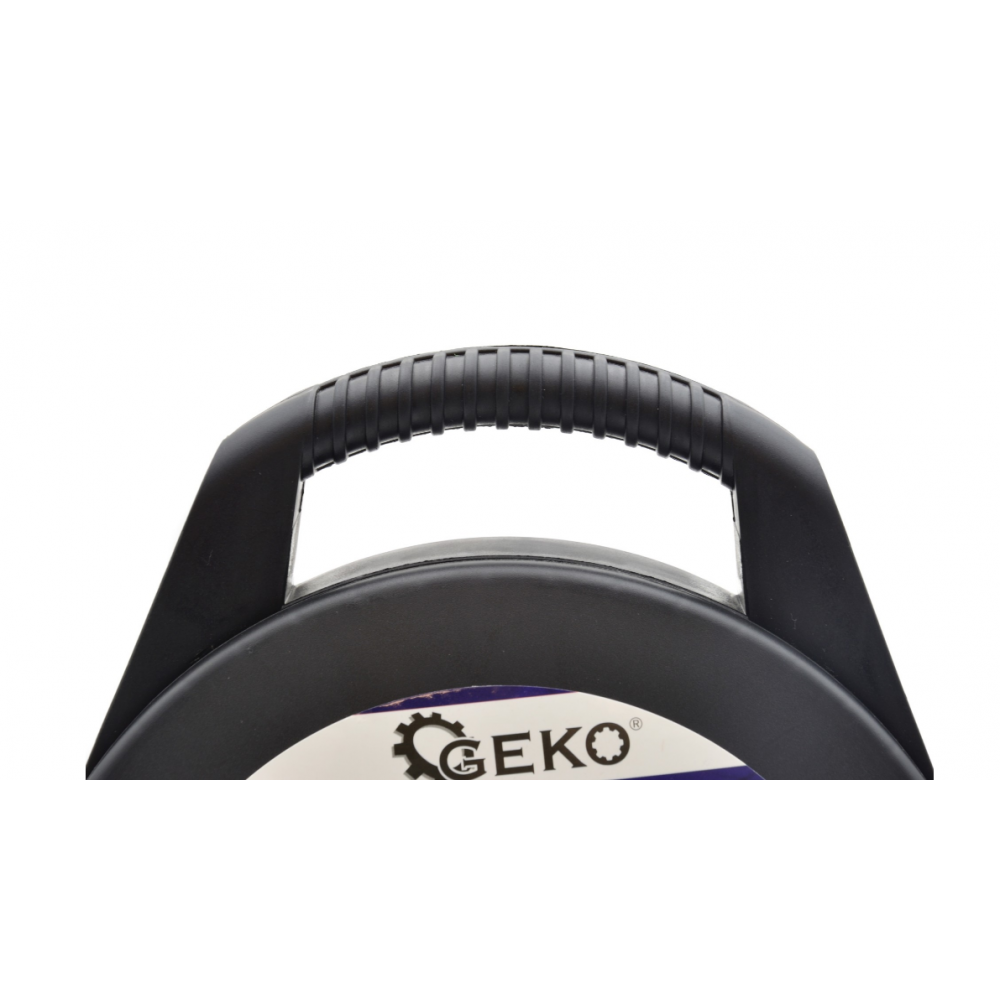 Изтеглящ се електрически удължител с 4 гнезда, 10 м GEKO G17506