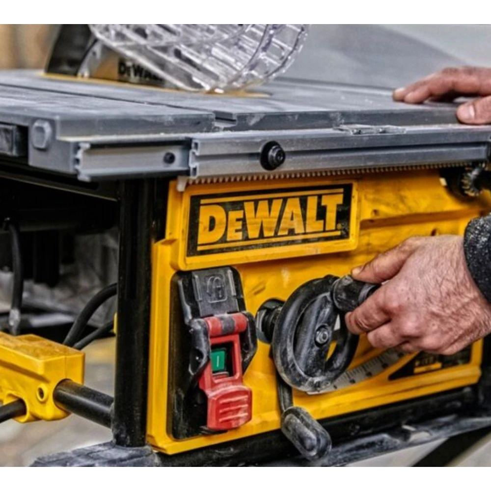 Настолен циркуляр DeWALT DWE7492 TBS 