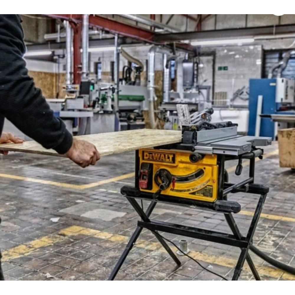 Настолен циркуляр DeWALT DWE7492 TBS 